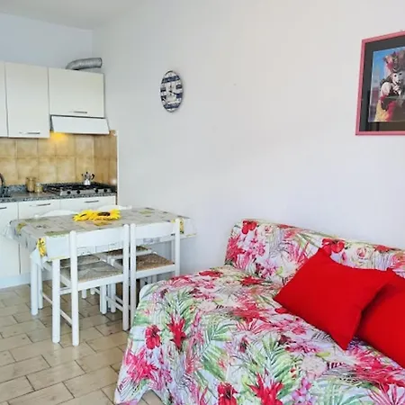 In By The Beach-beahost *